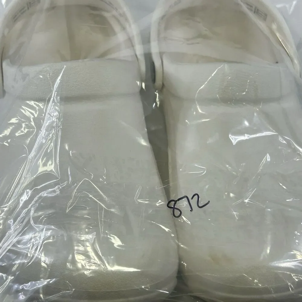 CROCS Bistro Work Clogs Mens 6 Women’s 8 White Slip-Resistant Shoes